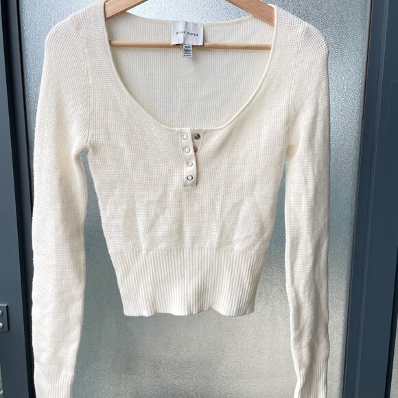 WOMENS SOFT WHITE LONG SLEEVE SWEATER / LONG SLEEVE TOP WITH BUTTON CLASPS - Picture 2 of 3